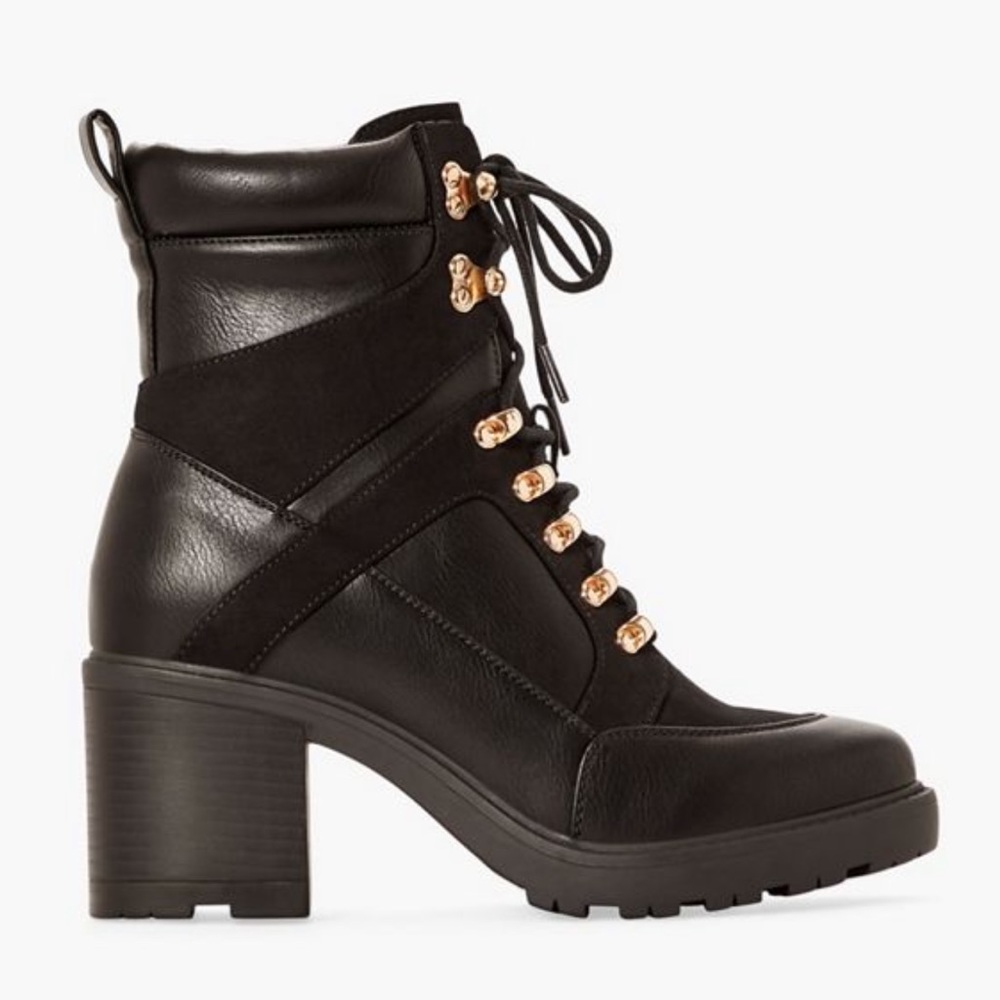 NWOT Edde Lace Up Boots